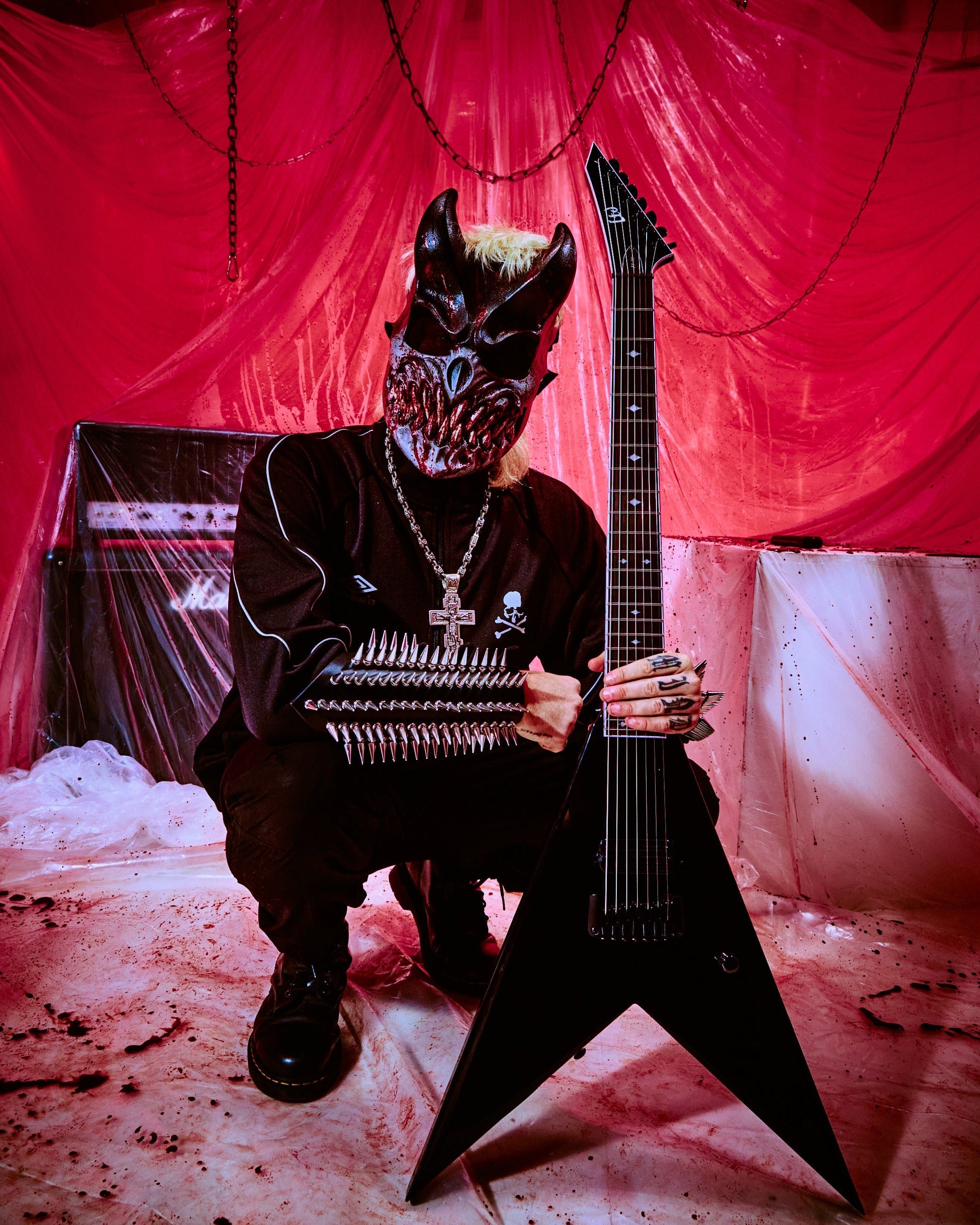 ESP LTD JACK SIMMONS "V" 7B - First Blood Merchandise