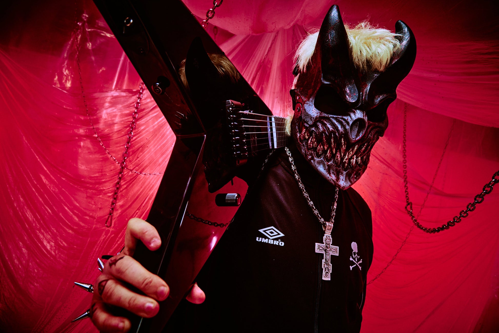 ESP LTD JACK SIMMONS "V" 7B - First Blood Merchandise