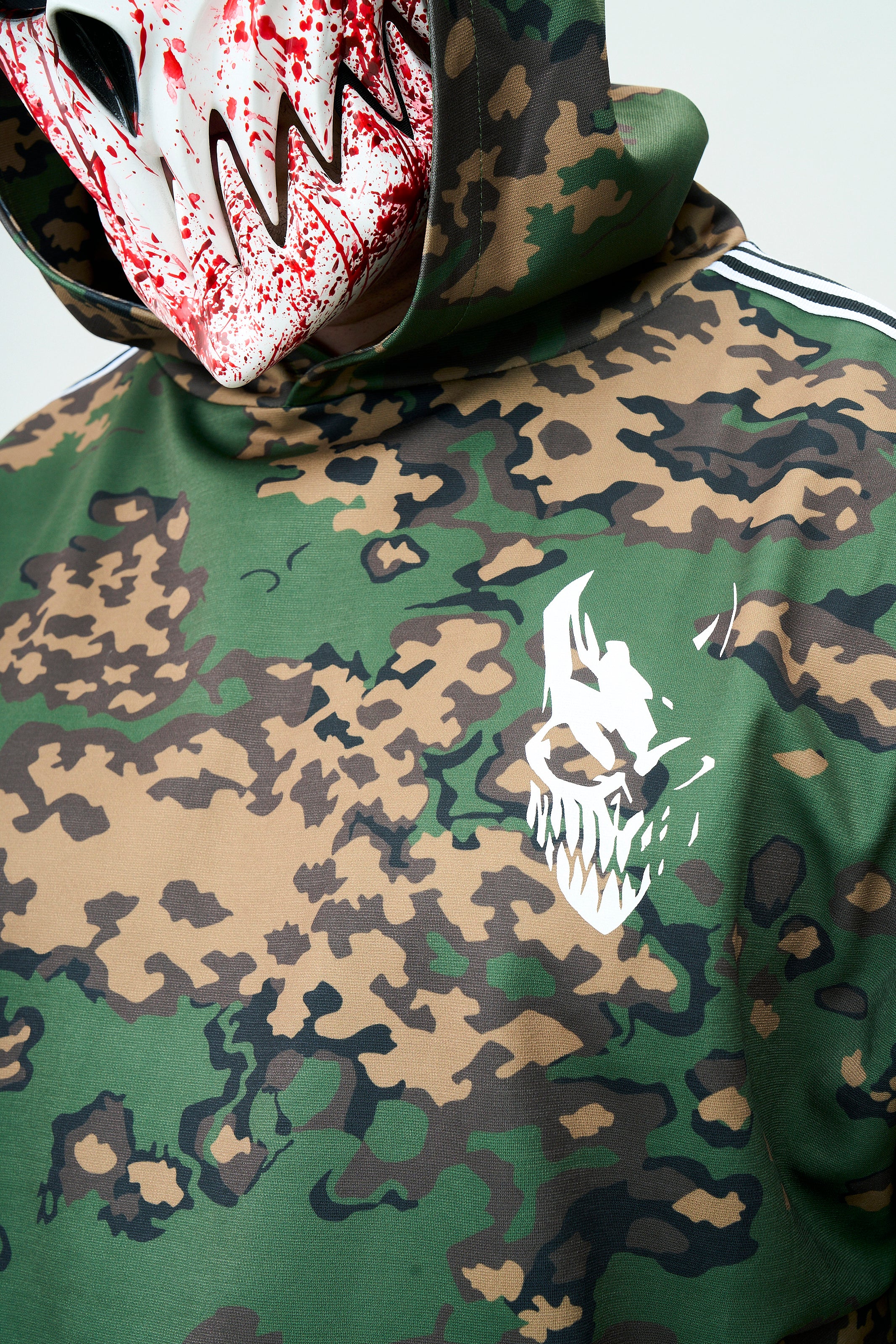 00s 11154 camouflage lace up hoodie